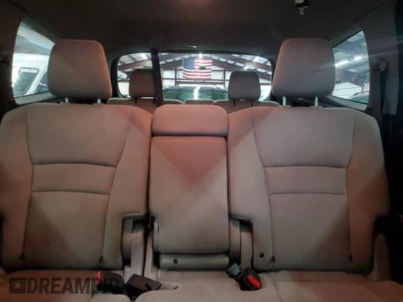 2016 Honda Pilot LX z VIN 5FNYF6H19GB110445, wystawiony jako Copart lot #84265045 z przebiegiem 156 601 mil mil oraz Czysty tytuł • Clean title. Historia ofert i sprzedaży dostępna na DreamBid. Obrazek 10.