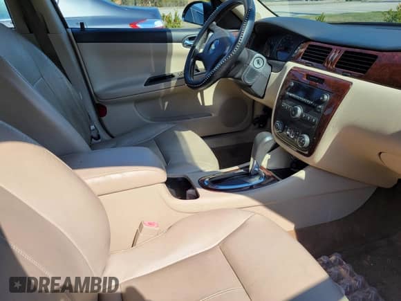 2011 Chevrolet Impala LT Retail с VIN 2G1WB5EK5B1145854, выставлен на аукционе IAAI как лот 42727353 с пробегом 213 328 миль миль и . История ставок и продаж доступна на DreamBid. Изображение 5.