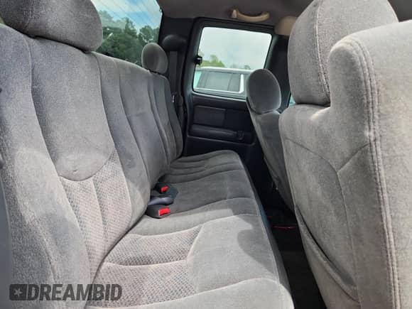 2004 Chevrolet Silverado 1500 LS z VIN 2GCEC19TX41297773, wystawiony jako Copart lot #64731395 z przebiegiem 296 160 mil mil oraz Szkoda całkowita • Salvage title. Historia ofert i sprzedaży dostępna na DreamBid. Obrazek 10.