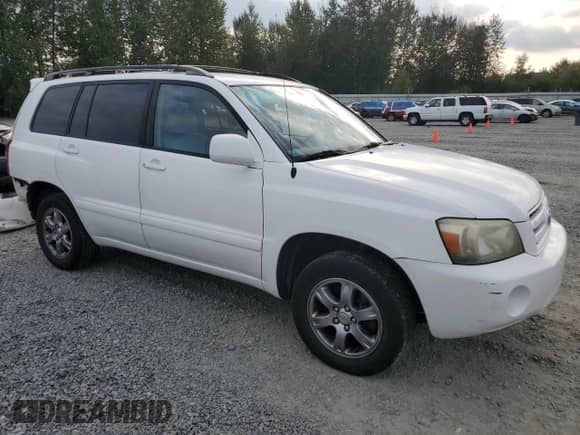 2004 Toyota Highlander with VIN JTEDP21A540011075, listed as a Copart auction lot 71856795 with 109,746 mi miles and Salvage title. Bid and sale history available at DreamBid. Image 4.
