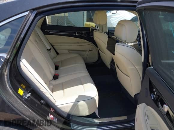 2014 Hyundai Equus Signature with VIN KMHGH4JH5EU089417, listed as a IAAI auction lot 42939834 with 86,073 mi miles and . Bid and sale history available at DreamBid. Image 8.