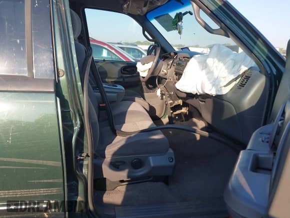 2002 Ford F-150 XLT с VIN 1FTRW08L42KA75506, выставлен на аукционе IAAI как лот 43360695 с пробегом Не указан миль и . История ставок и продаж доступна на DreamBid. Изображение 5.