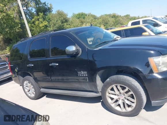 2011 Chevrolet Tahoe LS с VIN 1GNSCAE0XBR385166, выставлен на аукционе IAAI как лот 43385326 с пробегом 222 859 миль миль и . История ставок и продаж доступна на DreamBid. Изображение 13.