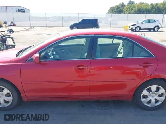 2008 Toyota Camry SE z VIN 4T1BK46K38U072491, wystawiony jako IAAI lot #43160852 z przebiegiem 77 420 mil mil oraz . Historia ofert i sprzedaży dostępna na DreamBid. Obrazek 14.