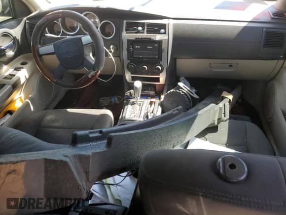 2007 Dodge Magnum with VIN 2D4FV47V47H735075, listed as a Copart auction lot 48998215 with 212,036 mi miles and Salvage title. Bid and sale history available at DreamBid. Image 8.
