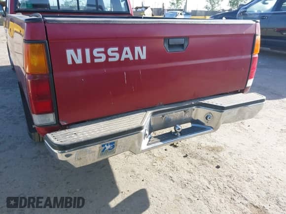 1992 Nissan Frontier z VIN 1N6SD16S4NC362282, wystawiony jako IAAI lot #42094198 z przebiegiem 169 256 mil mil oraz . Historia ofert i sprzedaży dostępna na DreamBid. Obrazek 6.