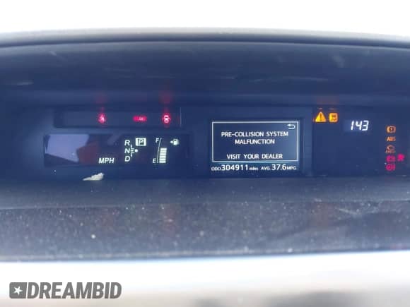 2015 Toyota Prius Two z VIN JTDZN3EU5FJ020477, wystawiony jako IAAI lot #42630019 z przebiegiem 304 911 mil mil oraz . Historia ofert i sprzedaży dostępna na DreamBid. Obrazek 7.