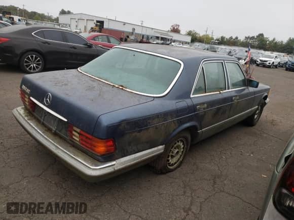 1984 Mercedes-Benz 380 with VIN WDBCA32A8EA051618, listed as a Copart auction lot 72630334 with 146,857 mi miles and Clean title. Bid and sale history available at DreamBid. Image 3.