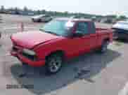 2000 Chevrolet S-10 LS с VIN 1GCCS1953Y8239826, выставлен на аукционе IAAI как лот 42415134 с пробегом Не указан миль и . История ставок и продаж доступна на DreamBid. Изображение 2.