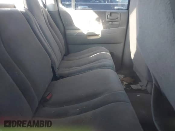 2004 Dodge Dakota SLT with VIN 1D7HL48K84S538386, listed as a IAAI auction lot 43407250 with 274,350 mi miles and . Bid and sale history available at DreamBid. Image 8.