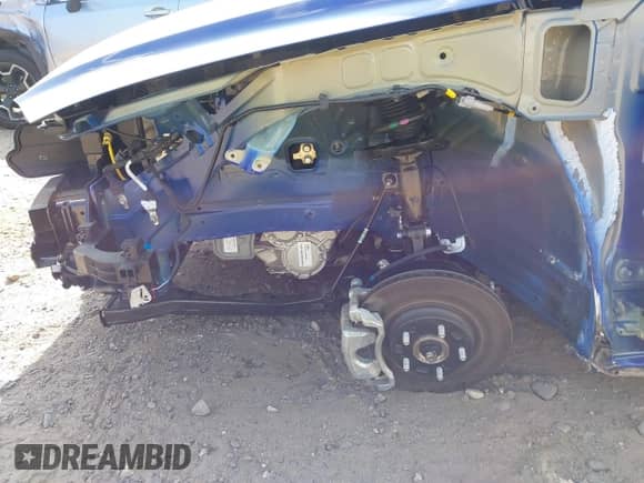 2025 Hyundai Elantra N Line z VIN KMHLR4DF1SU981231, wystawiony jako IAAI lot #42902547 z przebiegiem 1 830 mil mil oraz . Historia ofert i sprzedaży dostępna na DreamBid. Obrazek 19.