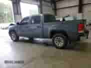 2007 GMC Sierra 1500 SLE1 with VIN 2GTEK13C571708805, listed as a Copart auction lot 78938264 with 264,835 mi miles and Salvage title. Bid and sale history available at DreamBid. Image 2.