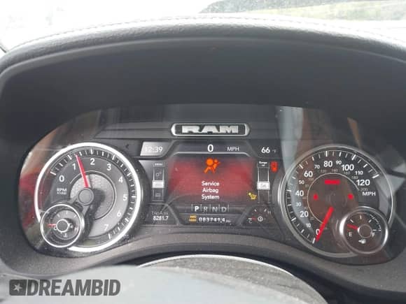 2022 Ram 1500 Laramie z VIN 1C6SRFJT2NN179069, wystawiony jako IAAI lot #43127220 z przebiegiem 83 741 mil mil oraz . Historia ofert i sprzedaży dostępna na DreamBid. Obrazek 7.