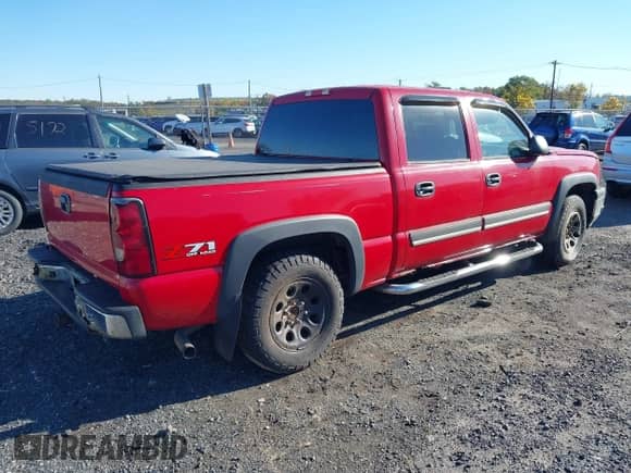 2005 Chevrolet Silverado 1500 Z71 с VIN 2GCEK13T451115806, выставлен на аукционе IAAI как лот 43520563 с пробегом 177 787 миль миль и . История ставок и продаж доступна на DreamBid. Изображение 4.