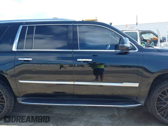 2020 Cadillac Escalade ESV с VIN 1GYS4GKJ2LR105967, выставлен на аукционе IAAI как лот 42751464 с пробегом 216 205 миль миль и . История ставок и продаж доступна на DreamBid. Изображение 14.