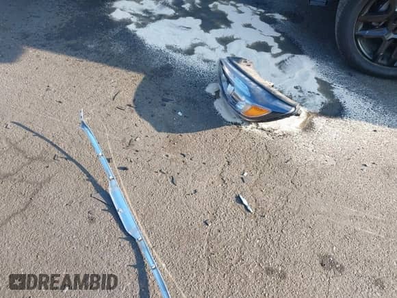 2018 Kia Sorento LX with VIN 5XYPG4A59JG360942, listed as a IAAI auction lot 42756106 with 147,975 mi miles and . Bid and sale history available at DreamBid. Image 12.