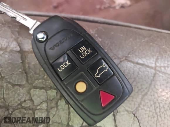 2004 Volvo S60 с VIN YV1RS61T842326923, выставлен на аукционе IAAI как лот 42652902 с пробегом 183 511 миль миль и . История ставок и продаж доступна на DreamBid. Изображение 11.