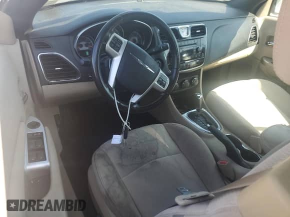 2014 Chrysler 200 Touring с VIN 1C3BCBEG7EN156911, выставлен на аукционе Copart как лот 68388105 с пробегом 94 810 миль миль и Списание • Salvage title. История ставок и продаж доступна на DreamBid. Изображение 8.