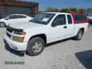 2006 Chevrolet Colorado Work Truck z VIN 1GCCS198668272911, wystawiony jako IAAI lot #43321284 z przebiegiem 165 178 mil mil oraz . Historia ofert i sprzedaży dostępna na DreamBid. Obrazek 2.