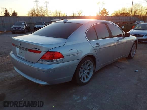 2003 BMW 7 Series 745i с VIN WBAGL63403DP64514, выставлен на аукционе IAAI как лот 41045246 с пробегом 111 000 миль миль и . История ставок и продаж доступна на DreamBid. Изображение 4.