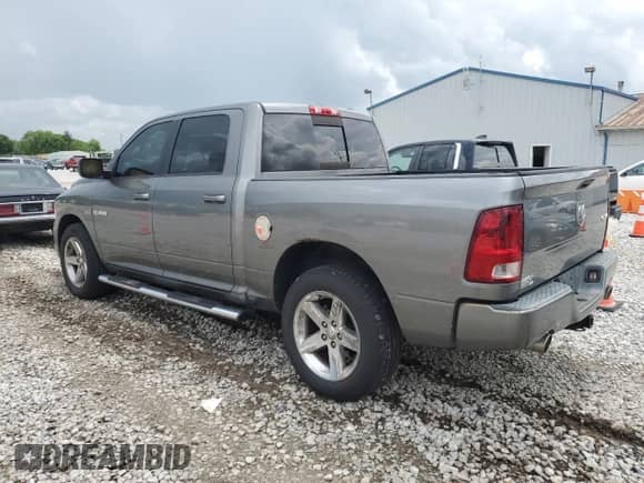 2010 Dodge 1500 SLT z VIN 1D7RV1CT5AS177661, wystawiony jako Copart lot #56820115 z przebiegiem 124 286 mil mil oraz Szkoda całkowita • Salvage title. Historia ofert i sprzedaży dostępna na DreamBid. Obrazek 2.
