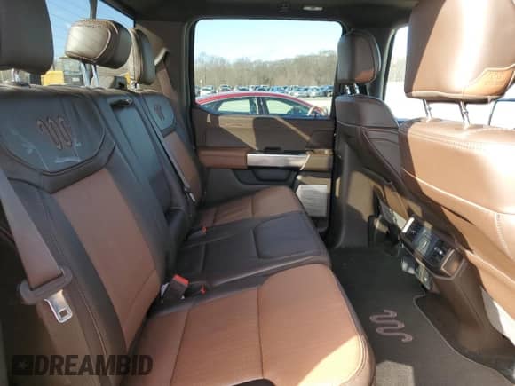 2024 Ford F-150 King Ranch z VIN 1FTFW6L83RFB13271, wystawiony jako Copart lot #85438014 z przebiegiem 8 701 mil mil oraz Szkoda całkowita • Salvage title. Historia ofert i sprzedaży dostępna na DreamBid. Obrazek 10.