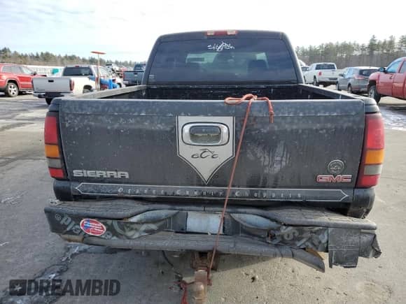 2005 GMC Sierra 1500 SLT z VIN 2GTEK13T851371799, wystawiony jako Copart lot #88646025 z przebiegiem 192 537 mil mil oraz Czysty tytuł • Clean title. Historia ofert i sprzedaży dostępna na DreamBid. Obrazek 6.