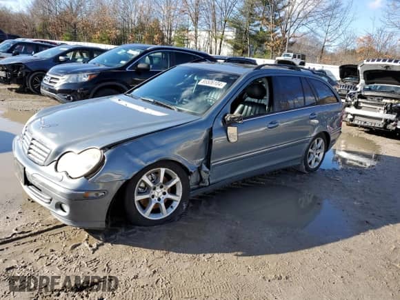 2005 Mercedes-Benz C 240 with VIN WDBRH81J05F552977, listed as a Copart auction lot 85506104 with 185,373 mi miles and Clean title. Bid and sale history available at DreamBid. Image 1.