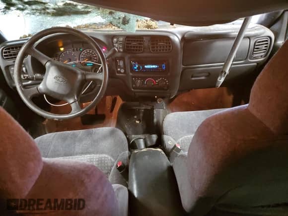 2000 Chevrolet Blazer LS с VIN 1GNCT18WXYK132399, выставлен на аукционе Copart как лот 87880555 с пробегом 89 350 миль миль и Чистый • Clean title. История ставок и продаж доступна на DreamBid. Изображение 8.