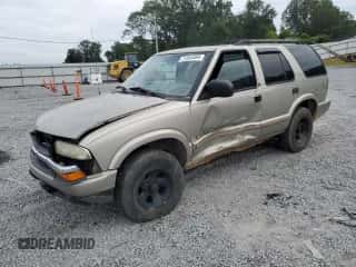 2002 Chevrolet Blazer LS с VIN 1GNCS13W42K237408, выставлен на аукционе Copart как лот 71353484 с пробегом 169 739 миль миль и Списание • Salvage title. История ставок и продаж доступна на DreamBid. Изображение 1.