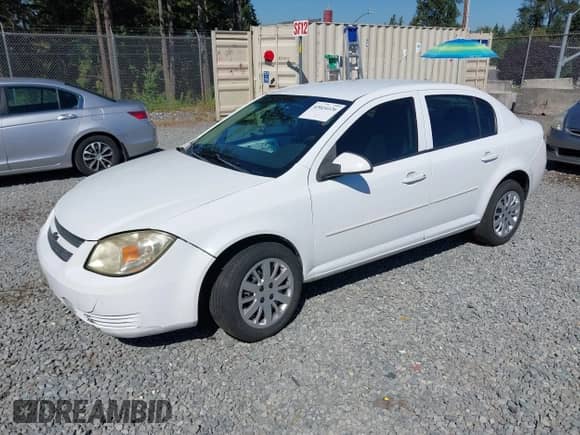 2010 Chevrolet Cobalt 1LT с VIN 1G1AD5F50A7212195, выставлен на аукционе IAAI как лот 43024126 с пробегом Не указан миль и . История ставок и продаж доступна на DreamBid. Изображение 2.