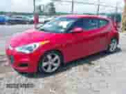 2013 Hyundai Veloster w/Black Int z VIN KMHTC6AD3DU095401, wystawiony jako IAAI lot #42577655 z przebiegiem 97 248 mil mil oraz . Historia ofert i sprzedaży dostępna na DreamBid. Obrazek 17.