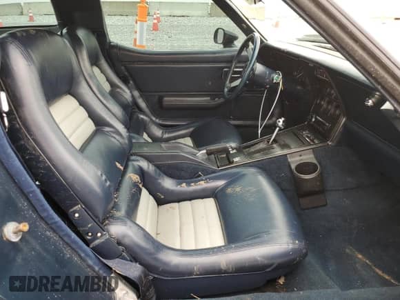 1979 Chevrolet Corvette с VIN 1Z8789S443088, выставлен на аукционе Copart как лот 54487225 с пробегом 22 449 миль миль и Списание • Salvage title. История ставок и продаж доступна на DreamBid. Изображение 10.