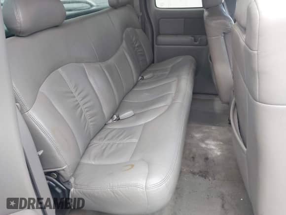 2000 Chevrolet Silverado 1500 LS with VIN 2GCEC19T2Y1383102, listed as a IAAI auction lot 42155531 with 351,236 mi miles and . Bid and sale history available at DreamBid. Image 8.