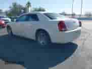 2005 Chrysler 300 300 z VIN 2C3JA43R05H593661, wystawiony jako IAAI lot #42518947 z przebiegiem 246 260 mil mil oraz . Historia ofert i sprzedaży dostępna na DreamBid. Obrazek 3.