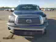 2010 Toyota Tundra Limited с VIN 5TFHY5F19AX120705, выставлен на аукционе Copart как лот 81322304 с пробегом 265 114 миль миль и Списание • Salvage title. История ставок и продаж доступна на DreamBid. Изображение 5.