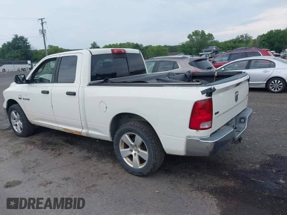 2009 Dodge 1500 SLT z VIN 1D3HV18T89S741479, wystawiony jako IAAI lot #42780335 z przebiegiem 179 968 mil mil oraz . Historia ofert i sprzedaży dostępna na DreamBid. Obrazek 3.