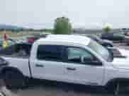 2025 Ram 1500 Rebel z VIN 1C6SRFLP9SN525209, wystawiony jako IAAI lot #42363389 z przebiegiem Nie podano mil oraz . Historia ofert i sprzedaży dostępna na DreamBid. Obrazek 14.