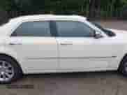 2010 Chrysler 300 Touring Signature с VIN 2C3CA5CV1AH136699, выставлен на аукционе IAAI как лот 43179075 с пробегом 169 711 миль миль и . История ставок и продаж доступна на DreamBid. Изображение 14.