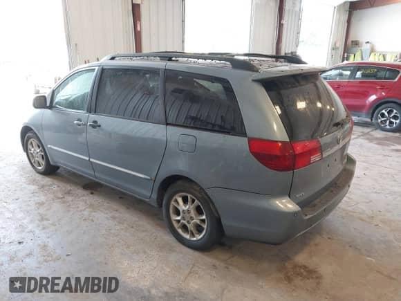 2004 Toyota Sienna XLE z VIN 5TDZA22C44S164040, wystawiony jako IAAI lot #42823793 z przebiegiem 278 404 mil mil oraz . Historia ofert i sprzedaży dostępna na DreamBid. Obrazek 3.