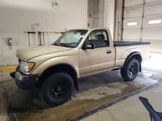 1998 Toyota Tacoma z VIN 4TAPM62N3WZ121359, wystawiony jako Copart lot #63473485 z przebiegiem 133 472 mil mil oraz Szkoda całkowita • Salvage title. Historia ofert i sprzedaży dostępna na DreamBid. Obrazek 1.