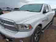 2018 Ram 1500 Laramie z VIN 1C6RR7NM4JS353839, wystawiony jako IAAI lot #42470888 z przebiegiem 93 645 mil mil oraz . Historia ofert i sprzedaży dostępna na DreamBid. Obrazek 2.