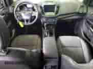 2018 Ford Escape SE z VIN 1FMCU9GD9JUA06268, wystawiony jako Copart lot #90476145 z przebiegiem Nie podano mil oraz Czysty tytuł • Clean title. Historia ofert i sprzedaży dostępna na DreamBid. Obrazek 8.