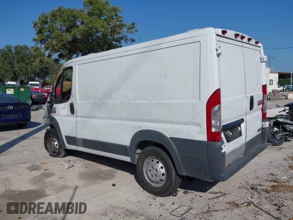 2015 Ram ProMaster z VIN 3C6TRVND8FE504363, wystawiony jako IAAI lot #42139840 z przebiegiem Nie podano mil oraz . Historia ofert i sprzedaży dostępna na DreamBid. Obrazek 3.