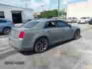 2018 Chrysler 300 S с VIN 2C3CCABG5JH143001, выставлен на аукционе IAAI как лот 42829269 с пробегом 225 925 миль миль и . История ставок и продаж доступна на DreamBid. Изображение 4.