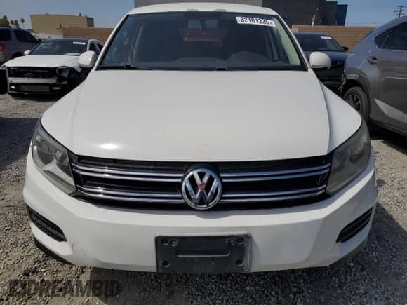 2012 Volkswagen Tiguan S с VIN WVGAV7AX8CW607156, выставлен на аукционе Copart как лот 82101235 с пробегом 105 144 миль миль и Чистый • Clean title. История ставок и продаж доступна на DreamBid. Изображение 5.