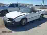 1995 Chevrolet Camaro z VIN 2G1FP32S5S2212988, wystawiony jako IAAI lot #41796497 z przebiegiem 164 711 mil mil oraz . Historia ofert i sprzedaży dostępna na DreamBid. Obrazek 2.