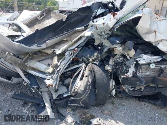 2013 Toyota Camry LE z VIN 4T1BD1FK5DU096620, wystawiony jako IAAI lot #43070799 z przebiegiem Nie podano mil oraz . Historia ofert i sprzedaży dostępna na DreamBid. Obrazek 19.