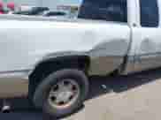 2001 GMC Sierra 1500 SLE z VIN 2GTEC19T811358047, wystawiony jako IAAI lot #42527790 z przebiegiem 185 673 mil mil oraz . Historia ofert i sprzedaży dostępna na DreamBid. Obrazek 6.