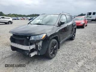 2019 Jeep Compass Altitude with VIN 3C4NJCBBXKT715389, listed as a Copart auction lot 71469425 with 113,260 mi miles and Salvage title. Bid and sale history available at DreamBid. Image 1.